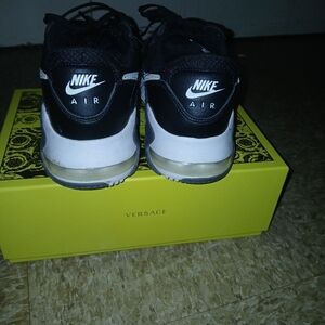 Womens size 8 Nike airmax